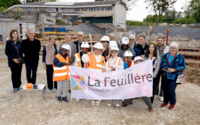 Pose de la première pierre!